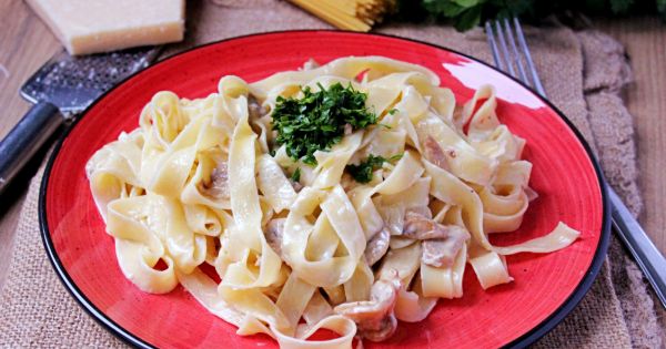 Mantarlı Peynirli Fettucini