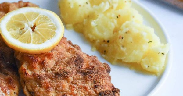 Şinitzel ve Patates Salatası