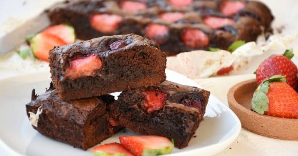Vişneli Çilekli Brownie Tarifi, Nasıl Yapılır?