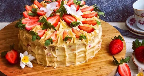 Çilekli Pasta Tarifi, Nasıl Yapılır?