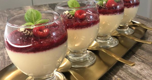 Frambuazlı Panna Cotta