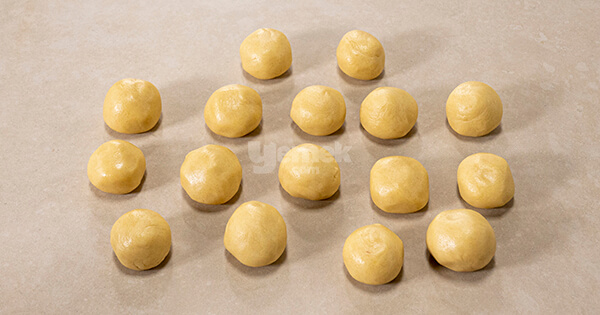 hashasli-sekerpare-asama8-yemekcom