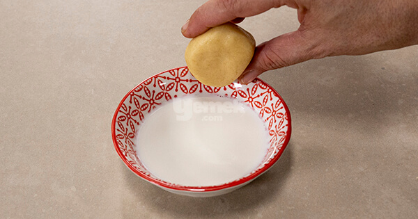 hashasli-sekerpare-asama9-yemekcom