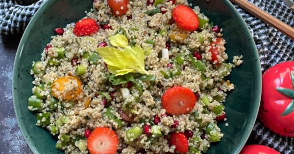 Kısır Tadında Kinoa Salatası