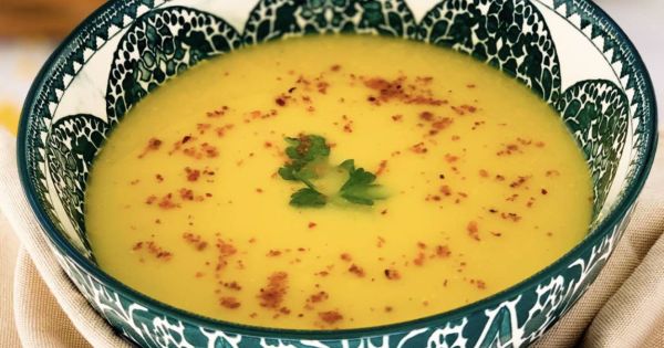 Lokanta Usulü Zerdeçallı Mercimek Çorbası