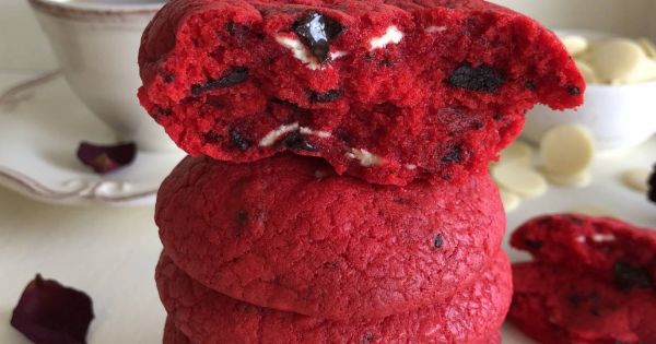 Red Velvet Chocolate Chip Cookies
