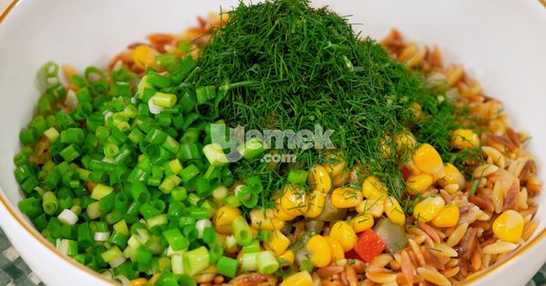 sehriye-salatasi-asama4-yemekcom
