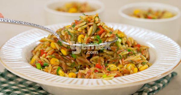 sehriye-salatasi-asama6-yemekcom