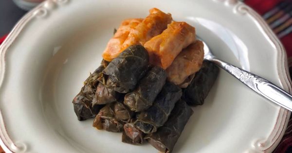 Kara ve Beyaz Lahana Sarması