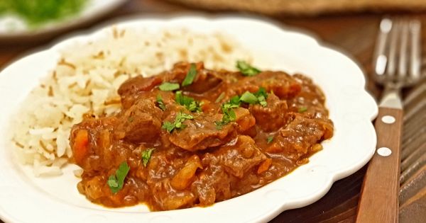 Köz Biberli Dana Gulaş
