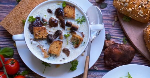 Soya Kremalı Mantar Çorbası