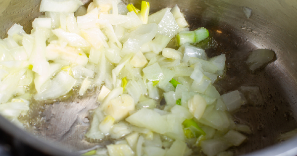 unsuz-sebzeli-yesil-mercimek-corbasi1