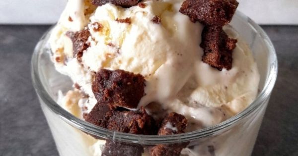 3 Malzemeli Brownie'li Dondurma