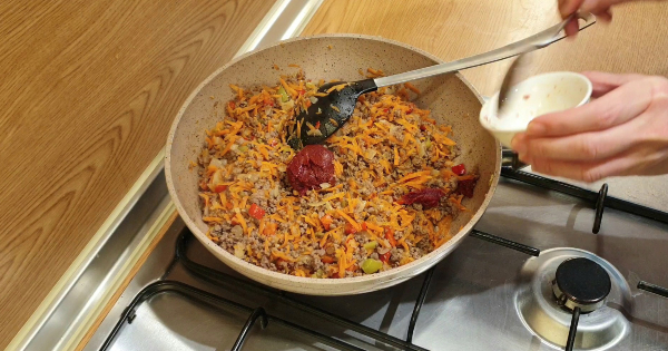 besamel-soslu-kiymali-asama2