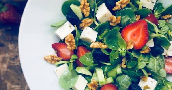 Çilekli Semizotu Salatası