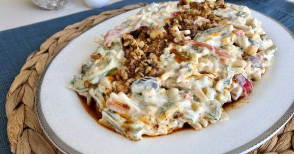 Erişteli Yoğurtlu Sebze Salatası