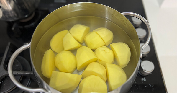 havuclu-patates-salatasi-asama-1