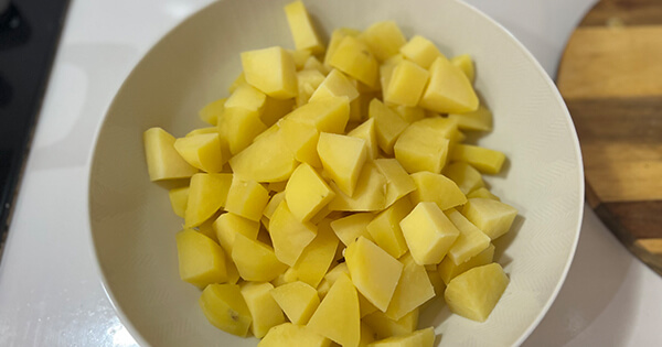 havuclu-patates-salatasi-asama-2