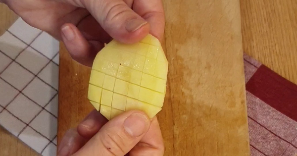 bol-baharatli-citir-firin-patates-asamasi1