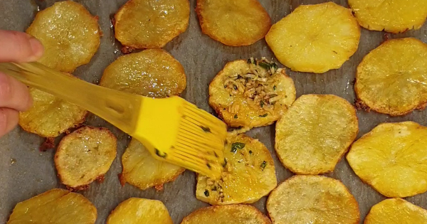 bol-baharatli-citir-firin-patates-asamasi4