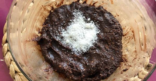 findikli-hindistan-cevizli-truffle-adim-2 (1)