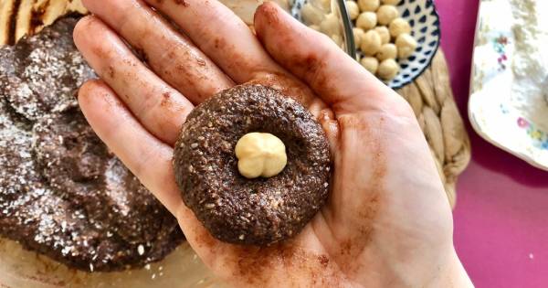findikli-hindistan-cevizli-truffle-adim-3 (1)
