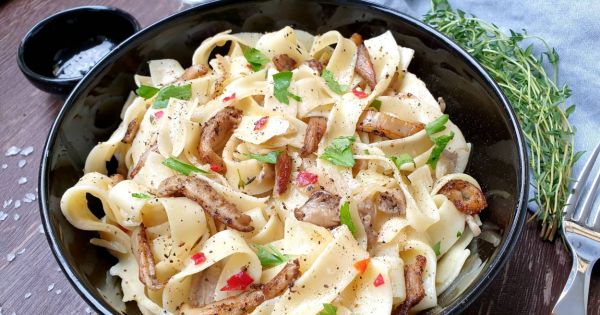 İstiridye Mantarlı Fettuccine Makarna