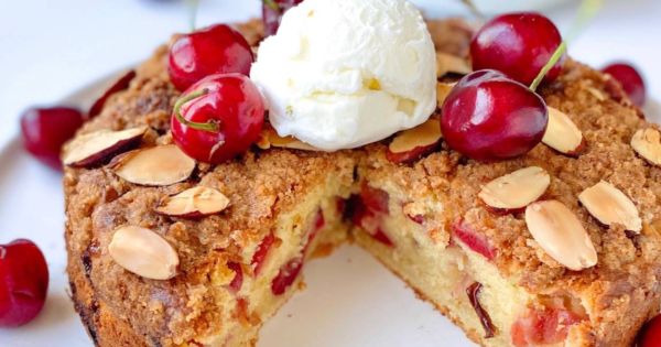 Kirazlı Crumble Kek