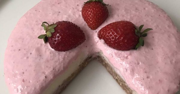 Çilekli Pratik Cheesecake