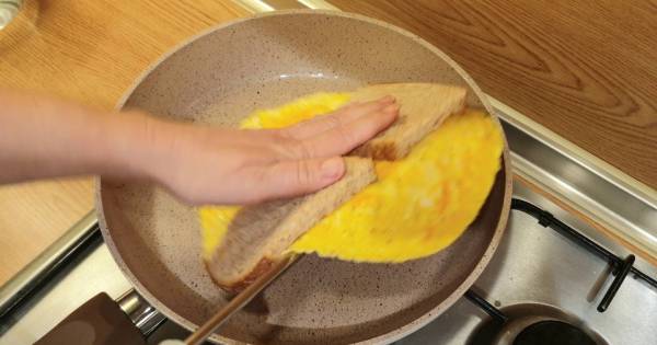 sandvic-omlet-adim-4