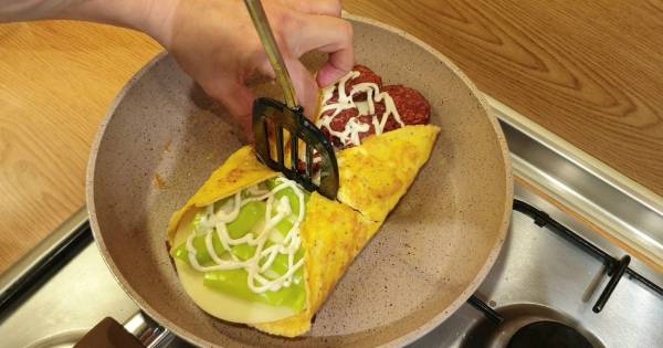 sandvic-omlet-adim-6