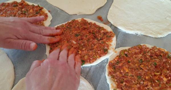 ev-yapimi-lahmacun-adim-7