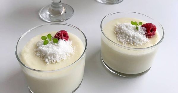 Hindistan Cevizli Beyaz Çikolatalı Muhallebi