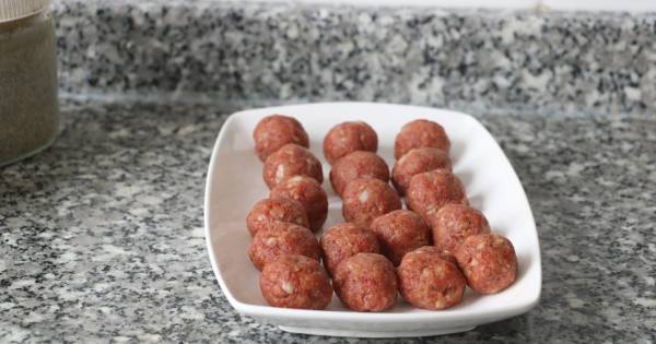 krema-soslu-kofteli-makarna-adim-4