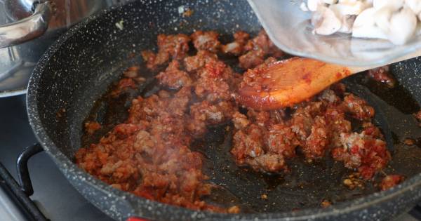 mantarli-kiymali-patates-oturtma-adim-3