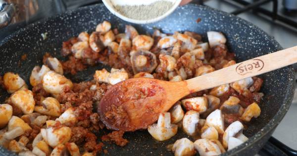 mantarli-kiymali-patates-oturtma-adim-4