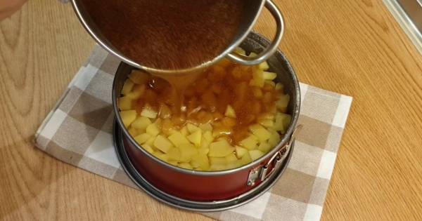 elma-ve-tarcinli-pasta-adim-10