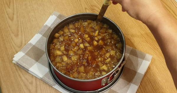 elma-ve-tarcinli-pasta-adim-11
