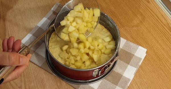 elma-ve-tarcinli-pasta-adim-6