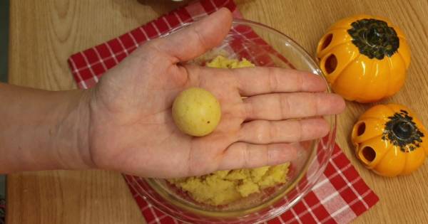 susamli-ve-corek-otlu-patates-kroket-adim-4