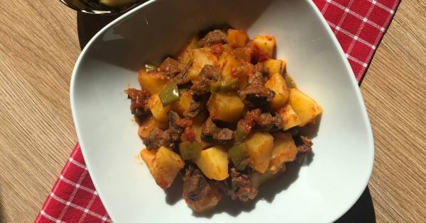Etli Patates Yemeği