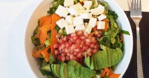 Narlı Avokadolu Salata