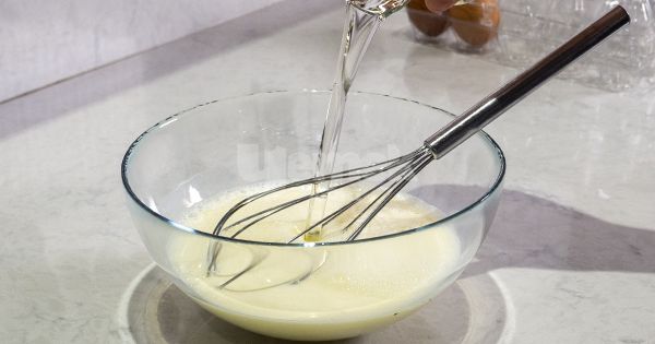 tost-makinesinde-peynirli-pofuduk