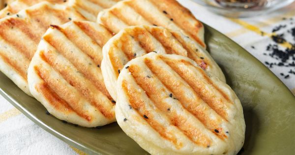Tost Makinesinde Peynirli Pofuduk