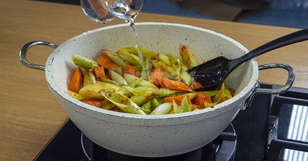nohutlu-pirasa-yemegi