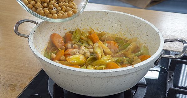 nohutlu-pirasa-yemegi
