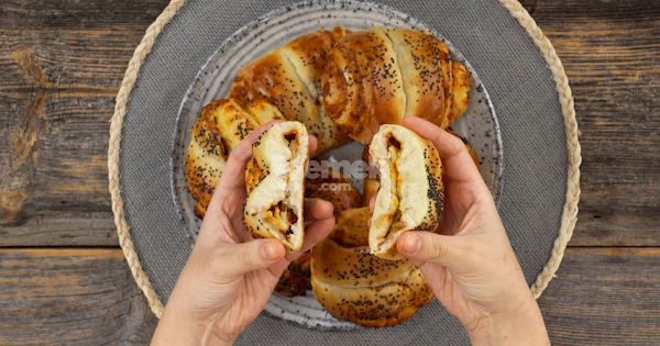 soslu-kahvaltilik-pogaca-11