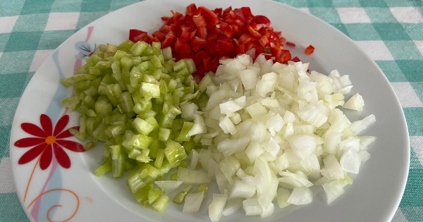 mini-pizza-tarifi-adim-3-chef-necla-aktas