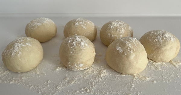 mini-pizza-tarifi-adim-4-chef-necla-aktas