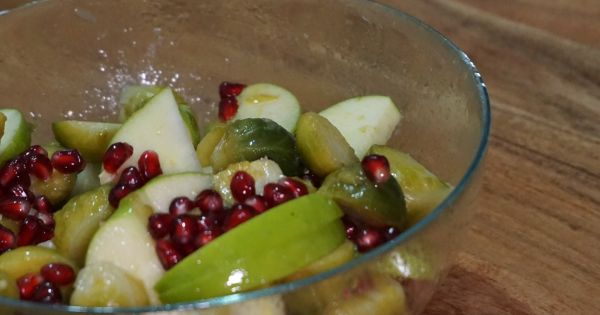 Yeşil Elmalı ve Narlı Brüksel Lahanası